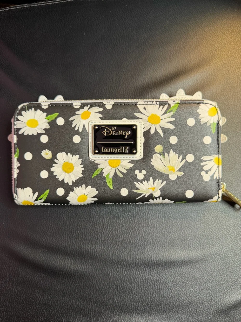 Loungefly Disney collab Daisy Print with Minnie Mouse Ears Wallet